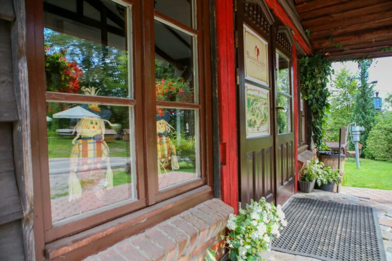 Domki i Pokoje na Mazurach, Basen, Restauracja Guzowy Piec 1 1