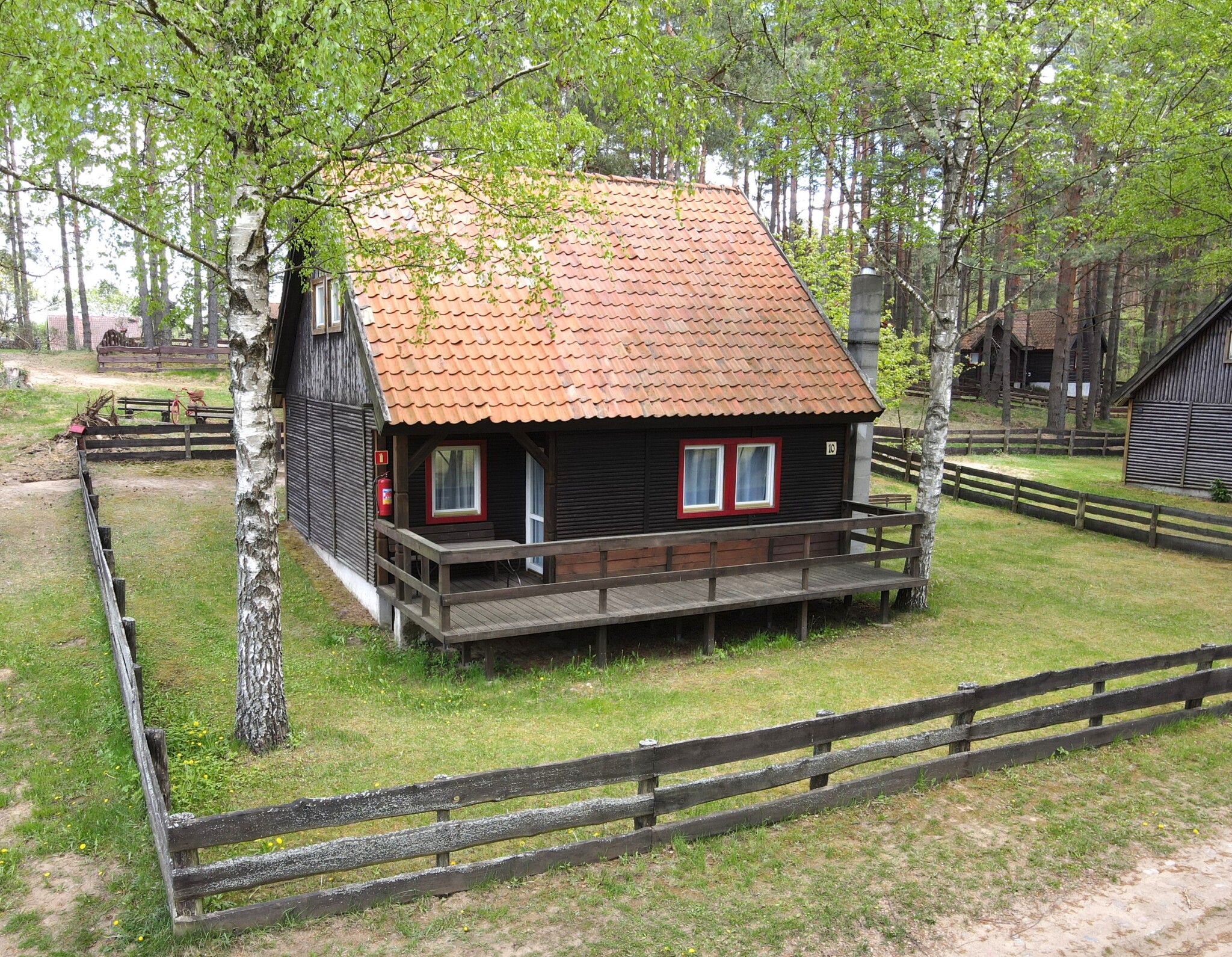 Domki i Pokoje na Mazurach, Basen, Restauracja domek d z tarasu