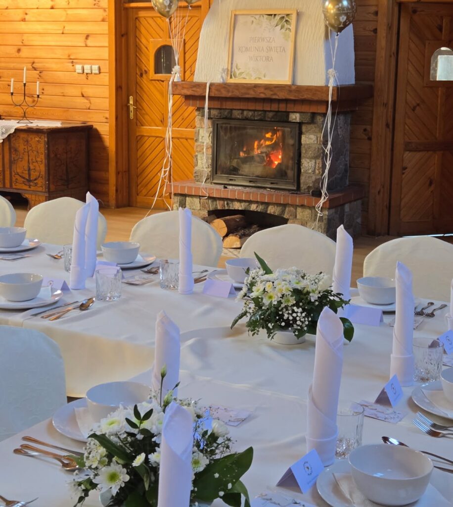 Domki i Pokoje na Mazurach, Basen, Restauracja przyjecia komunia