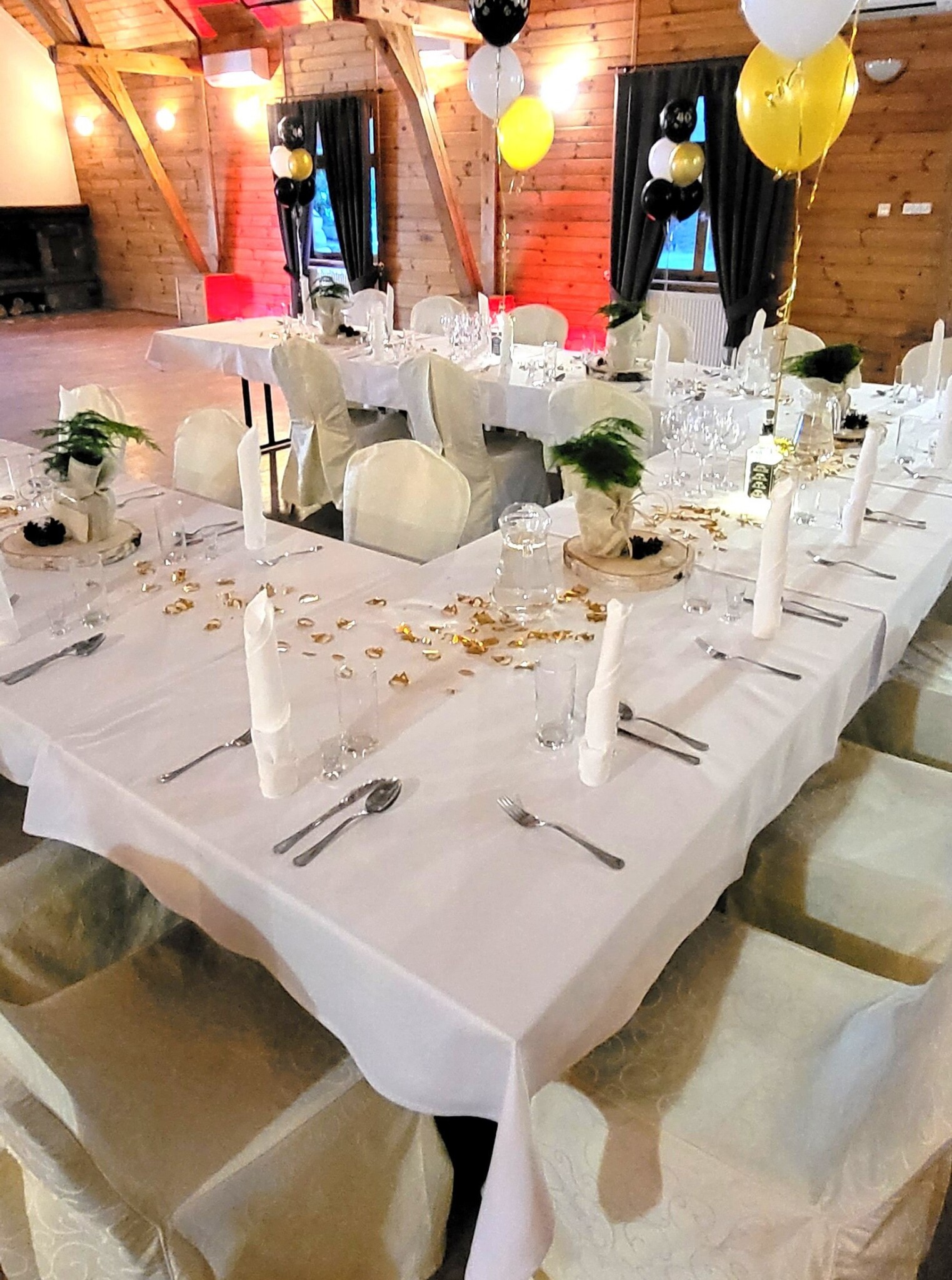 Domki i Pokoje na Mazurach, Basen, Restauracja przyjecie urodzinowe