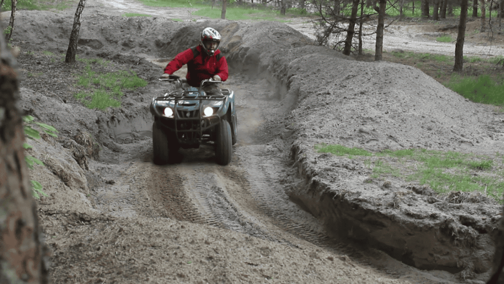 Domki i Pokoje na Mazurach, Basen, Restauracja quad