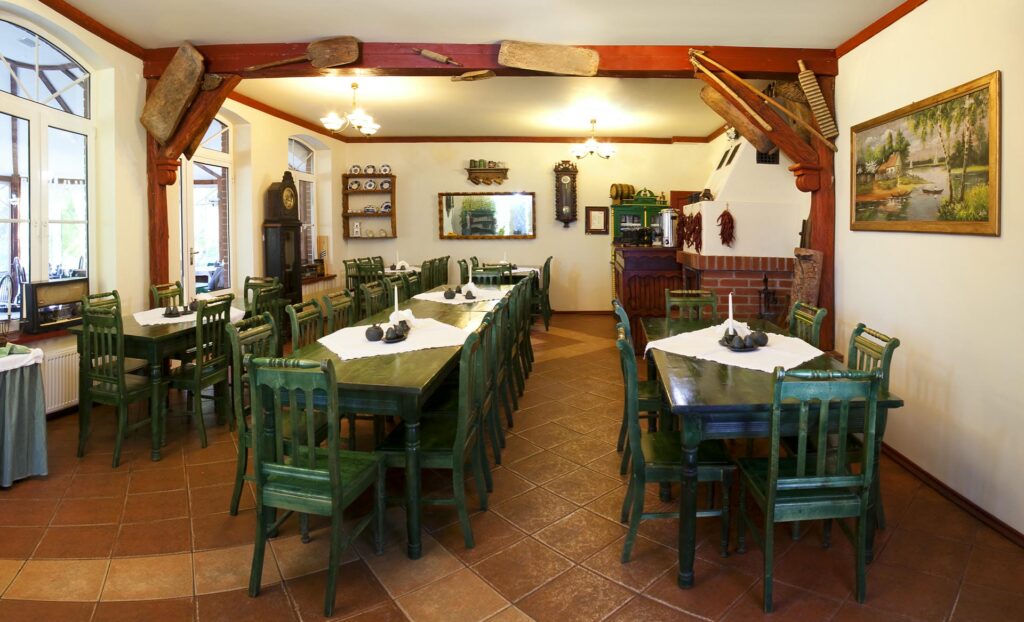Domki i Pokoje na Mazurach, Basen, Restauracja restauracja in Panorama1 copy
