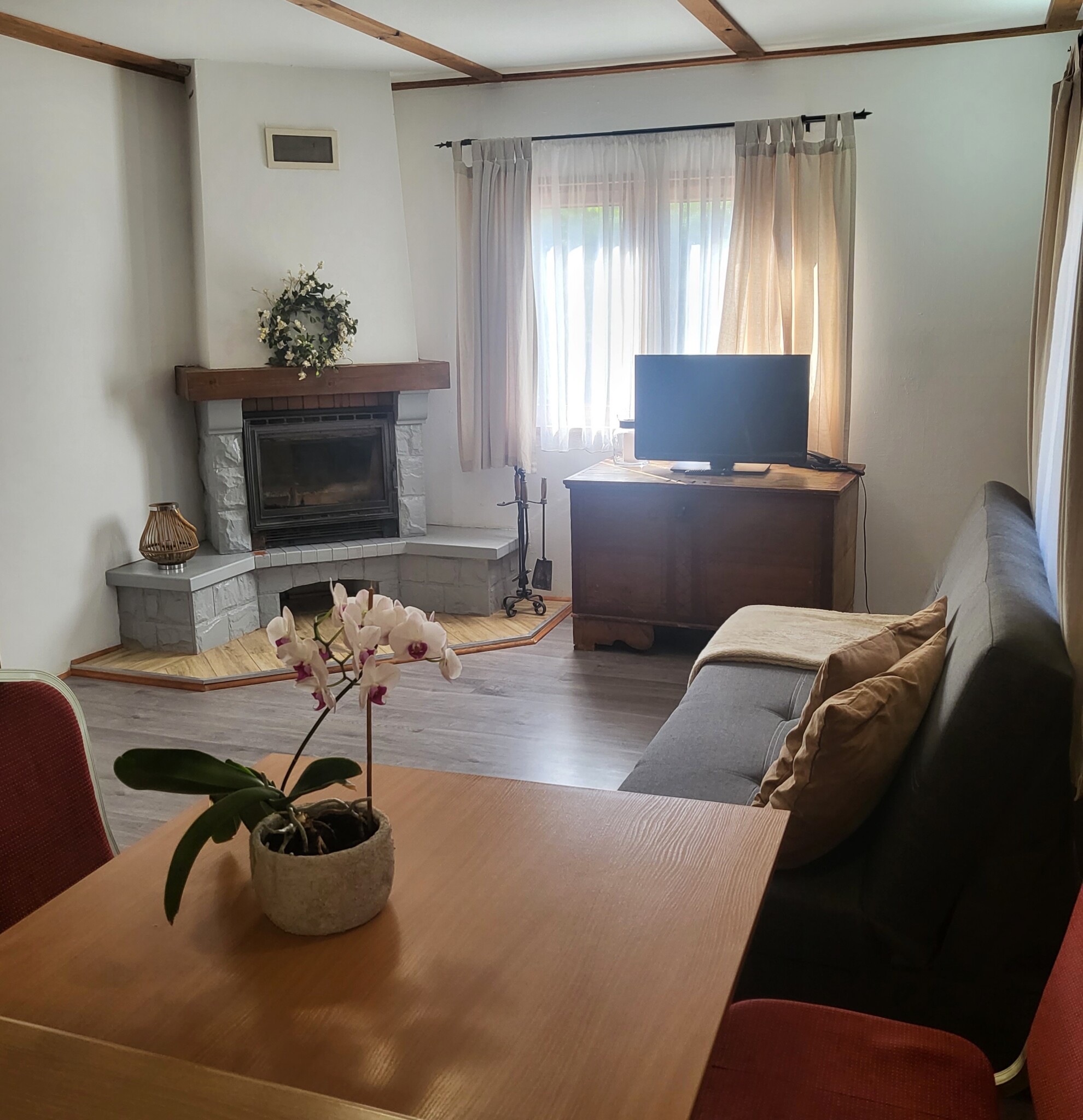 Domki i Pokoje na Mazurach, Basen, Restauracja salon domek A